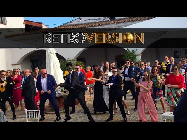 baile sorpresa de los invitados para los novios